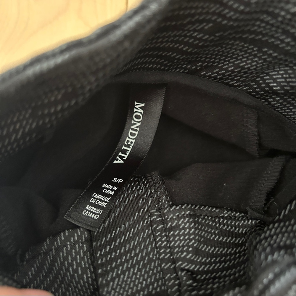 Mondetta Black Quarter Zip Athletic Shirt - Picture 3 of 4